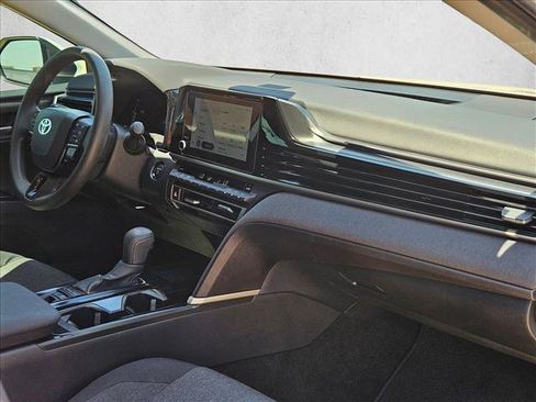 Used 2025 Toyota Camry LE FWD image 21