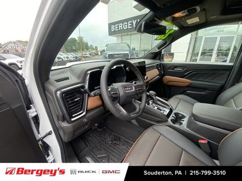 Used 2026 GMC Canyon AT4 w/ Technology Plus Package AWD/4WD image 11