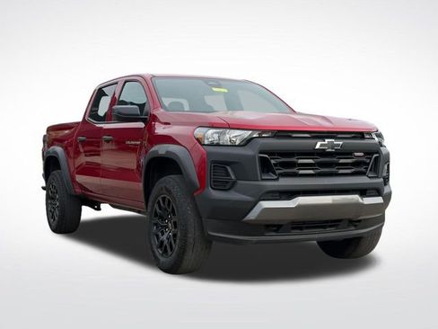 Used 2024 Chevrolet Colorado Trail Boss w/ Advanced Trailering Package AWD/4WD image 1