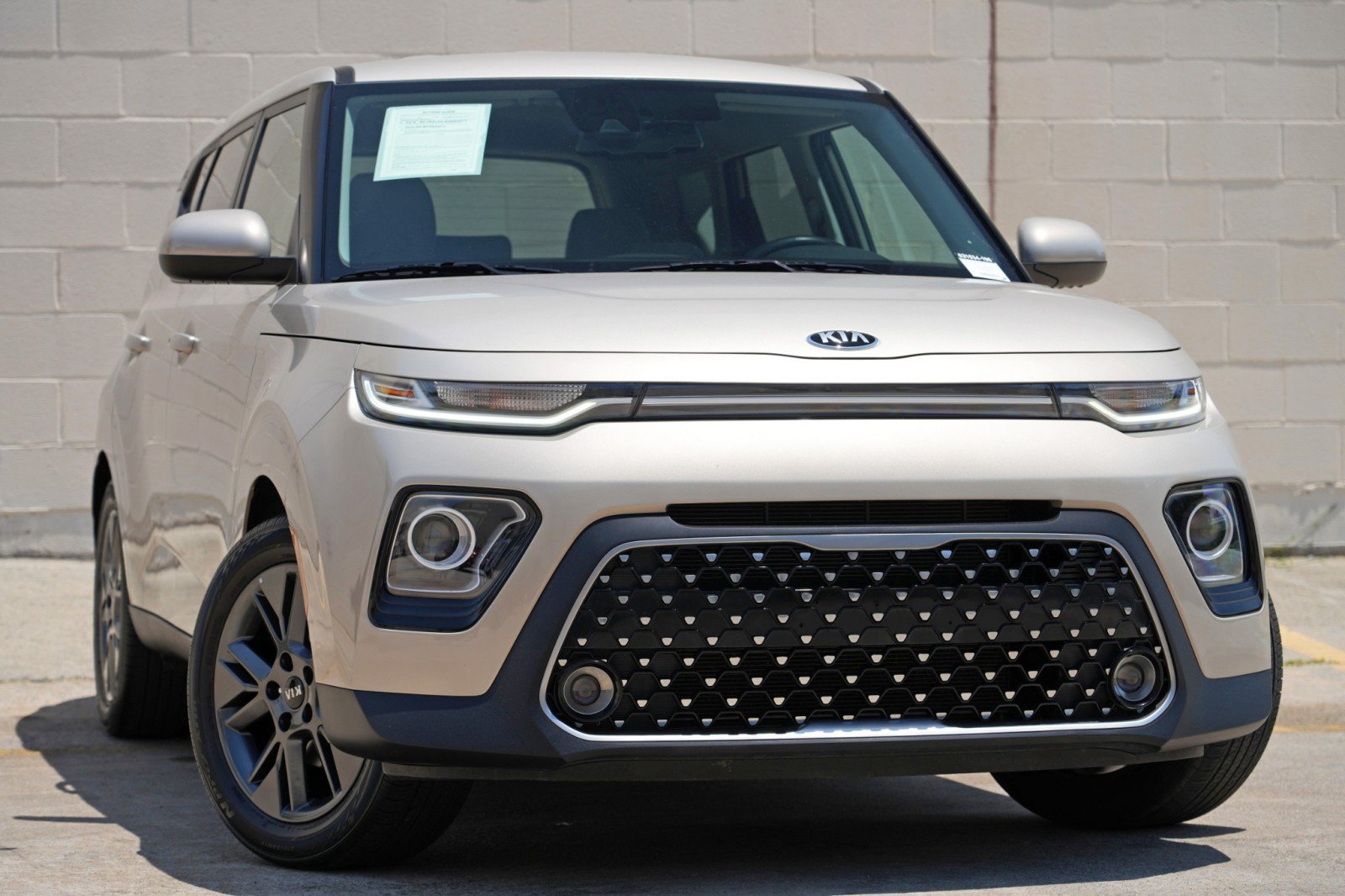 Used 2020 Kia Soul EX FWD image 2