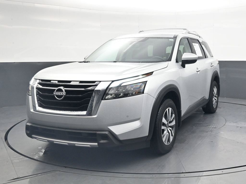 Certified 2025 Nissan Pathfinder SL FWD image 12