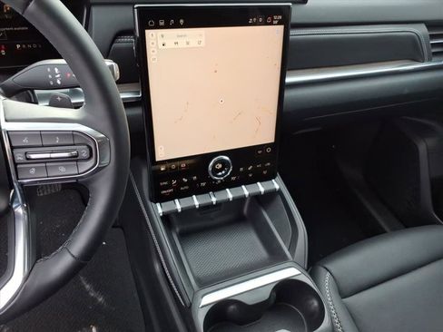 Used 2026 GMC Terrain Denali image 32