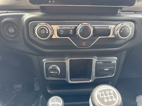 Used 2019 Jeep Wrangler Sport image 20