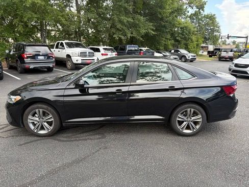 Used 2024 Volkswagen Jetta SE FWD image 6