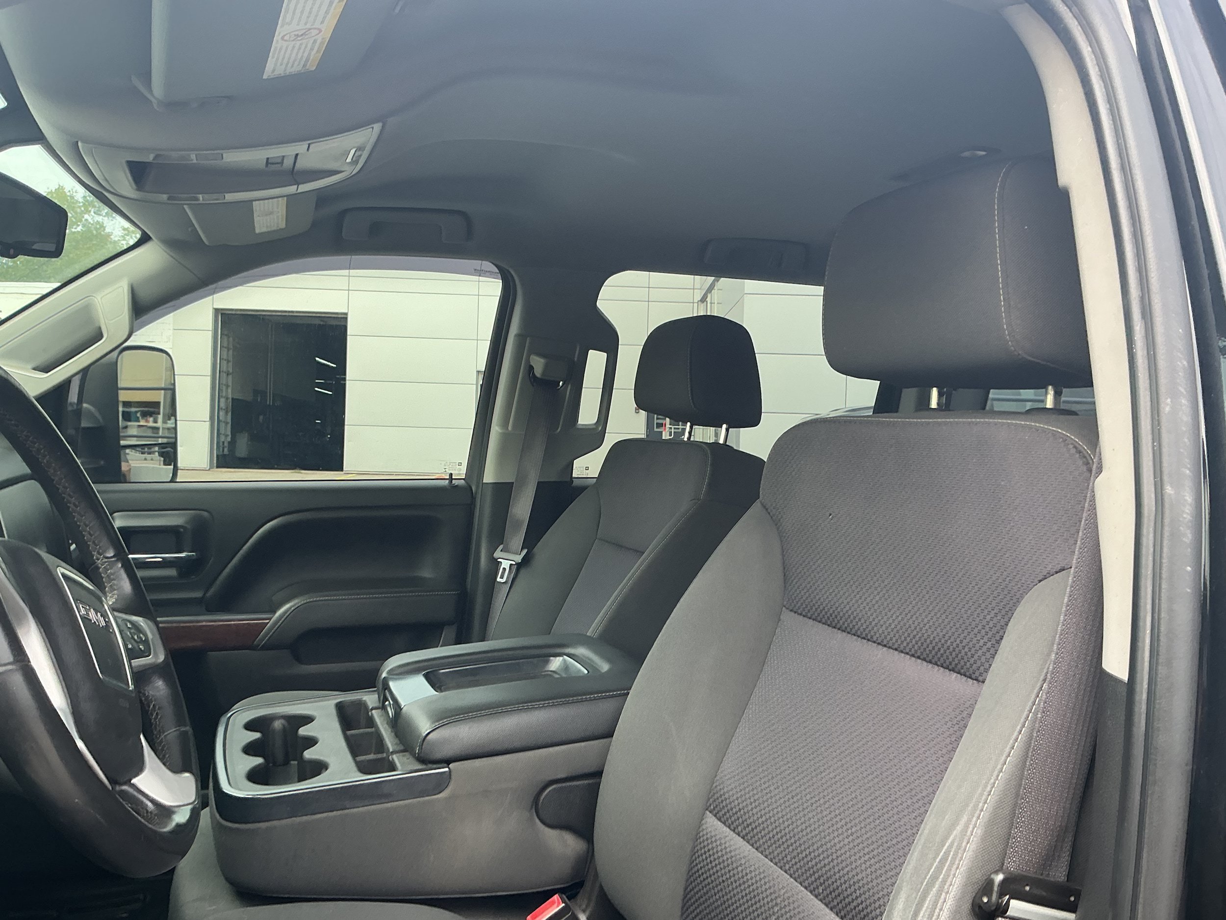 Used 2016 GMC Sierra 2500 SLE w/ Suspension Package, Off-Road AWD/4WD image 4