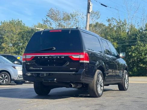 Used 2016 Lincoln Navigator L Select image 4