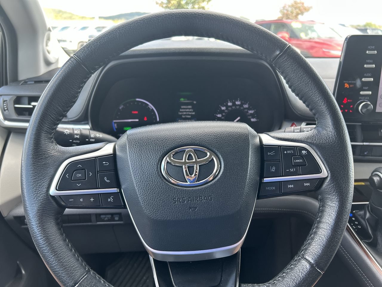 Used 2022 Toyota Sienna XLE w/ XLE Plus Package AWD/4WD image 25
