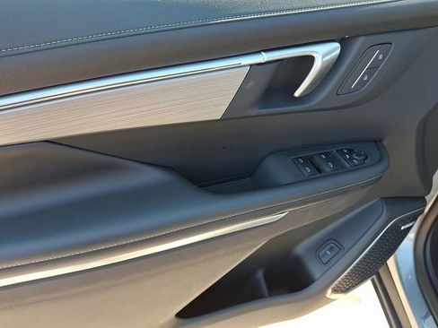 Used 2025 Buick Enclave Preferred image 12