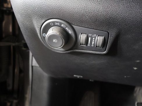 Used 2022 Jeep Compass Trailhawk AWD/4WD image 34