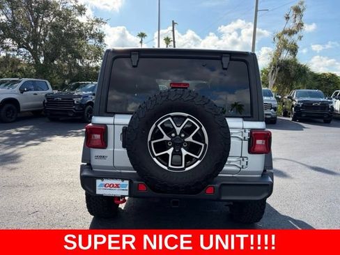 Used 2024 Jeep Wrangler Unlimited Rubicon AWD/4WD image 5