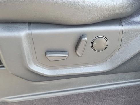 Used 2020 Ford F150 Lariat image 34