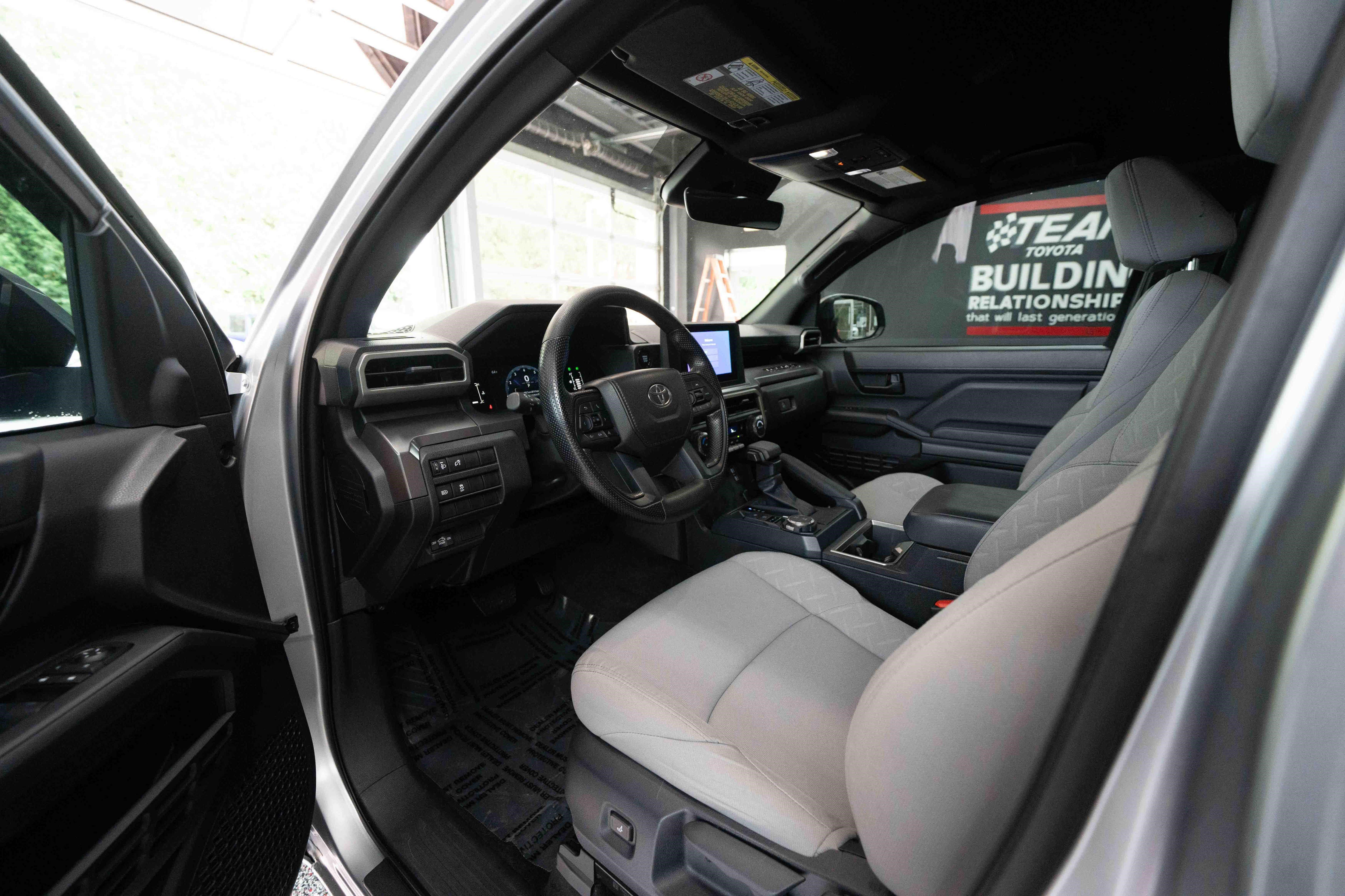 Used 2024 Toyota Tacoma SR5 AWD/4WD image 8