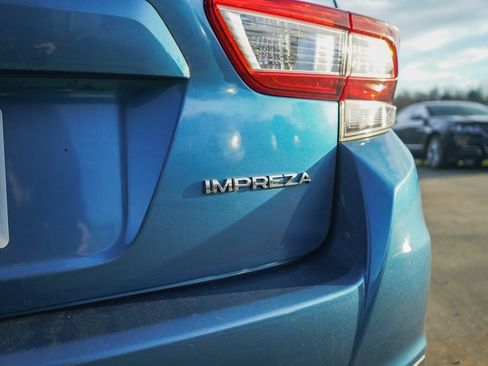 Used 2019 Subaru Impreza 2.0i Premium image 32