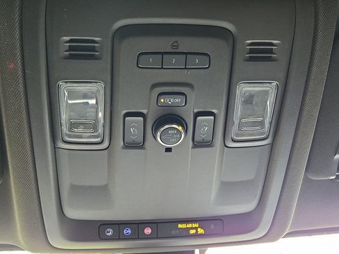 Used 2022 Chevrolet Tahoe LT w/ Luxury Package image 29