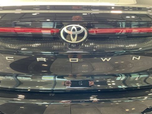 Certified 2023 Toyota Crown AWD/4WD image 22