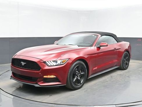 Used 2017 Ford Mustang Convertible RWD image 5