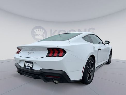Used 2025 Ford Mustang Coupe image 7
