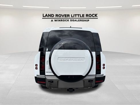 New 2025 Land Rover Defender 130 X-Dynamic SE image 8