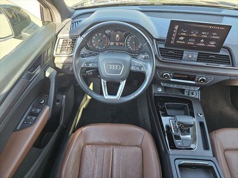 Used 2022 Audi Q5 2.0T Premium w/ Convenience Package image 5