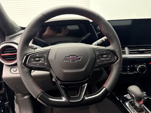 New 2025 Chevrolet Trax RS image 33