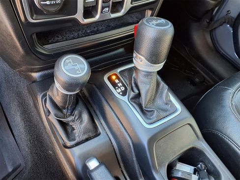 Used 2019 Jeep Wrangler Unlimited Sport S image 22