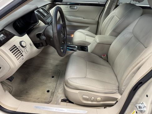 Used 2011 Cadillac DTS image 9