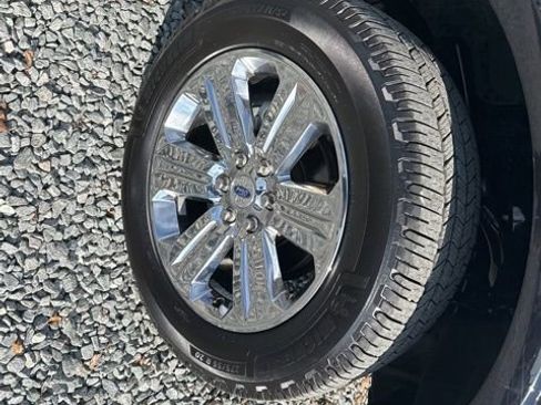 Used 2019 Ford F150 Lariat w/ Equipment Group 502A Luxury image 9