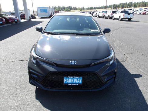 Used 2024 Toyota Corolla SE w/ SE Package AWD/4WD image 8