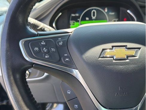 Used 2020 Chevrolet Bolt Premier w/ Infotainment Package FWD image 9