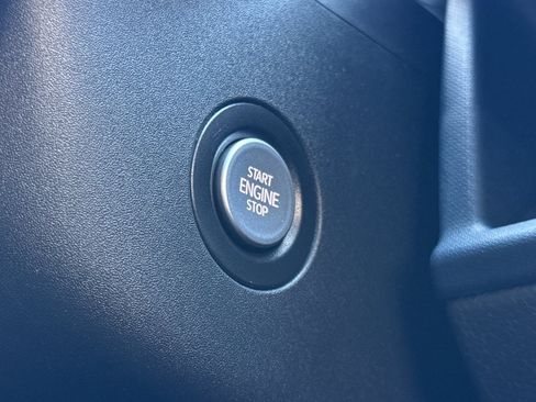 New 2025 Volkswagen ID. Buzz Pro S RWD image 24