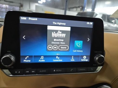 New 2025 Nissan Sentra SV w/ SV Premium Package image 28