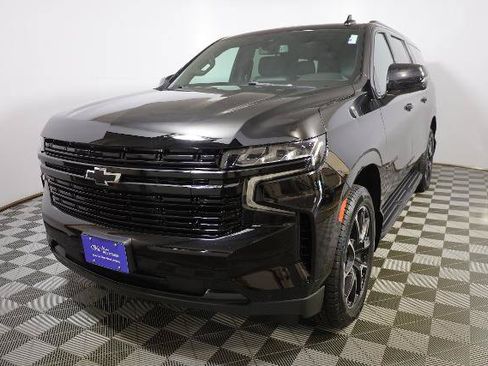 Used 2022 Chevrolet Suburban RST w/ Sport Performance Package AWD/4WD image 3
