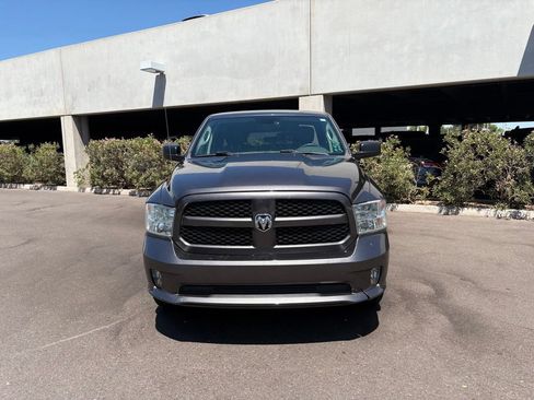 Used 2017 RAM 1500 ST RWD image 4