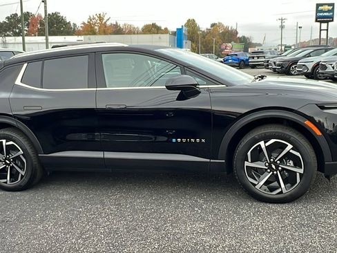 New 2026 Chevrolet Equinox EV LT image 4