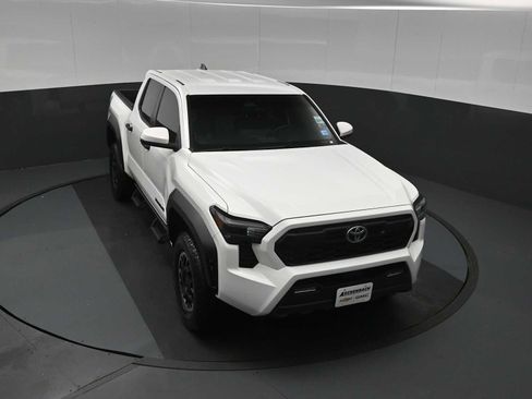 Used 2024 Toyota Tacoma TRD Off-Road w/ TRD Off Road Upgrade Package AWD/4WD image 11