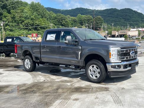 New 2026 Ford F250 XLT w/ FX4 Off-Road Package AWD/4WD image 1