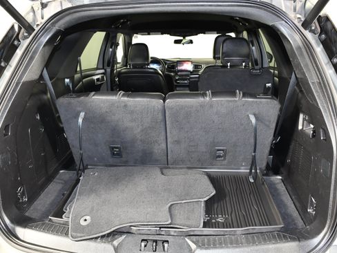 Used 2020 Ford Explorer XLT w/ Equipment Group 202A AWD/4WD image 49
