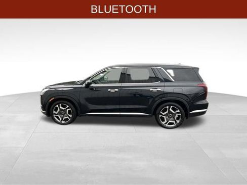 Used 2023 Hyundai Palisade Limited w/ Winter Package FWD image 4