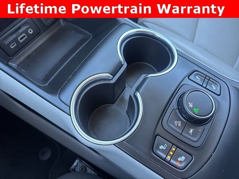 Used 2024 GMC Terrain SLT image 5