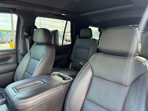 Used 2021 Chevrolet Tahoe Z71 w/ Luxury Package AWD/4WD image 28