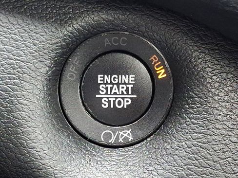 Used 2020 Jeep Cherokee Latitude Lux w/ Comfort/Convenience Group image 25