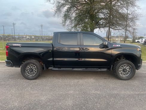Used 2021 Chevrolet Silverado 1500 LT Trail Boss w/ Convenience Package II image 8