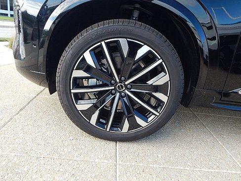 New 2026 Volvo XC90 B5 Plus image 12