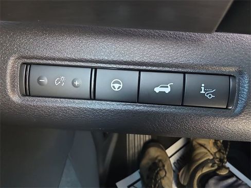 Used 2025 Nissan Pathfinder Platinum w/ Cargo Package image 31