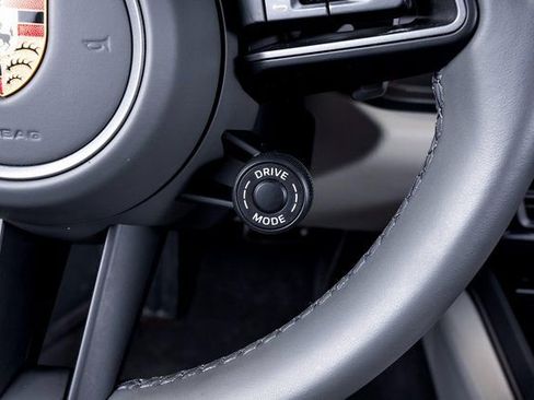 Used 2024 Porsche 911 Carrera 4S image 40