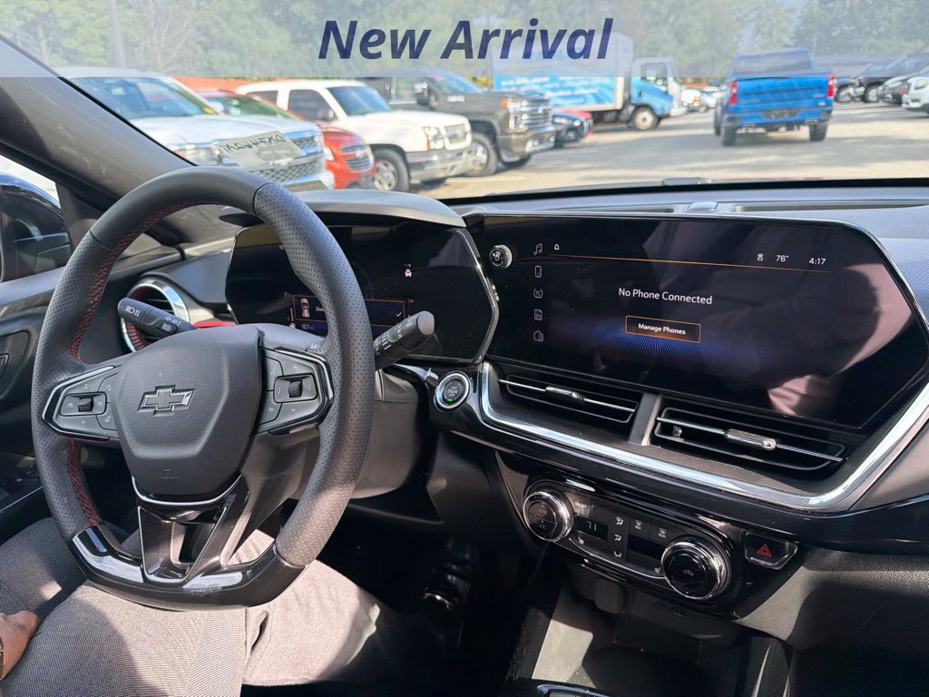 Used 2026 Chevrolet Trax RS FWD image 4