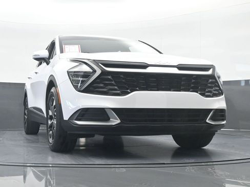 Used 2024 Kia Sportage EX image 65