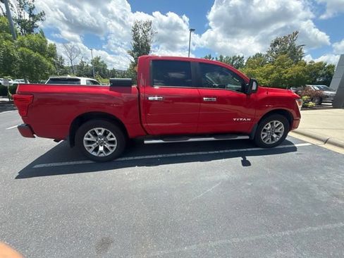 Used 2021 Nissan Titan SV w/ SV Convenience Package AWD/4WD image 6