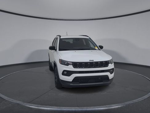 Certified 2025 Jeep Compass Latitude w/ Convenience Group AWD/4WD image 4