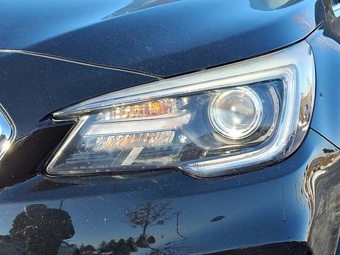 Used 2019 Subaru Outback 2.5i Limited w/ Popular Package #2 image 10